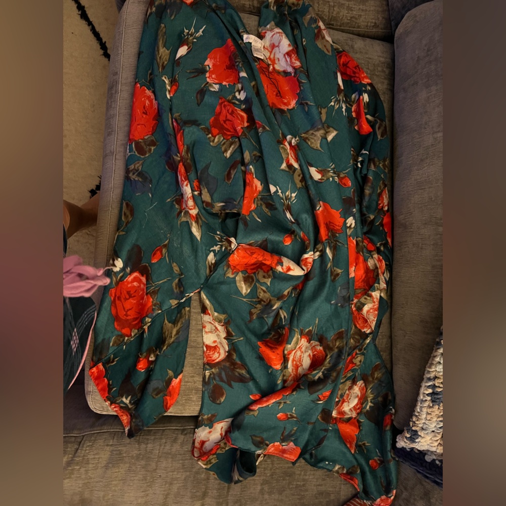 Beautiful floral teal and pink Kimono, sole society.